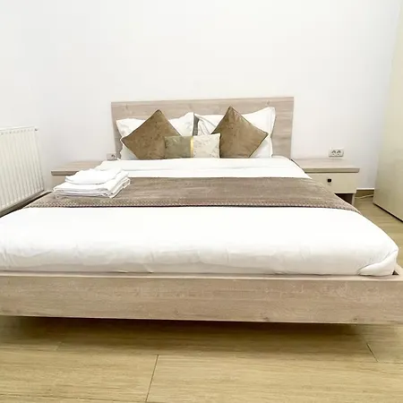 Adress P4 Apartment *